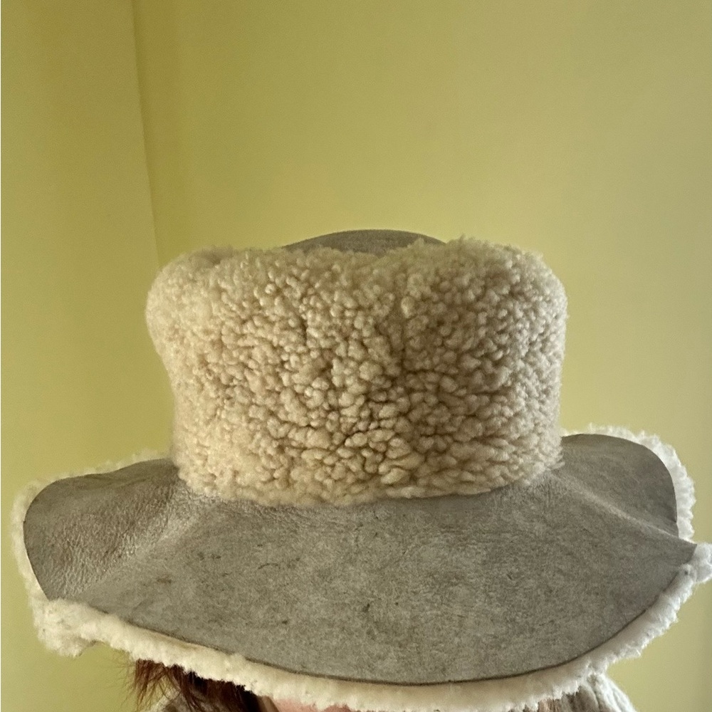 Vintage shearling sheepskin winter hat floppy cream wool bucket adult small med